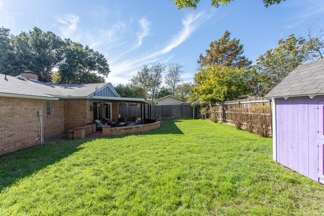 Building Photo - Beautiful 3 bedroom 2 bath home in Fountai...