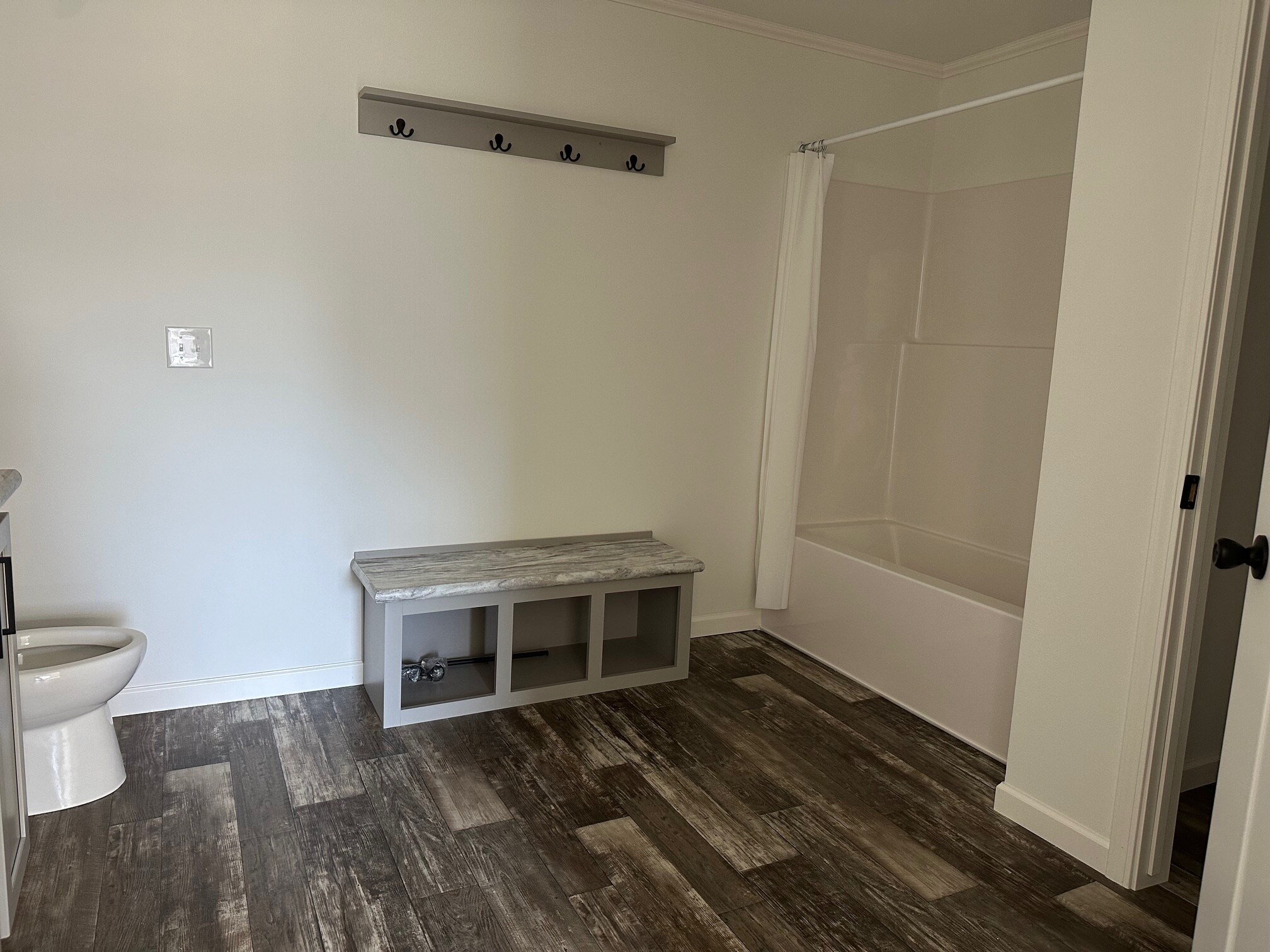 Building Photo - 311 E 36th Pl