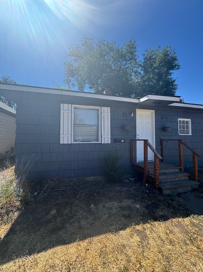 Primary Photo - Pet-Friendly 1-Bedroom House