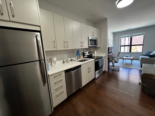 Building Photo - 44 Marion St