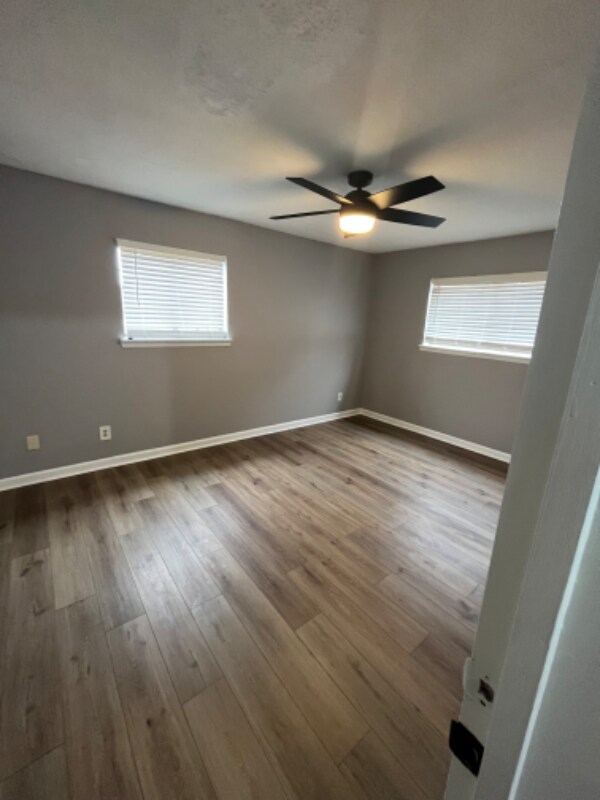 Building Photo - 314 Menlo Dr