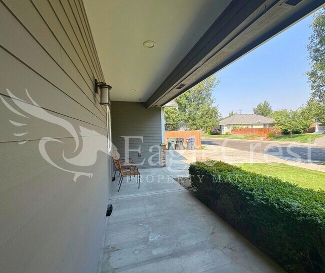 Building Photo - Contemporary Home With A Covered Patio & Quartz Countertops
