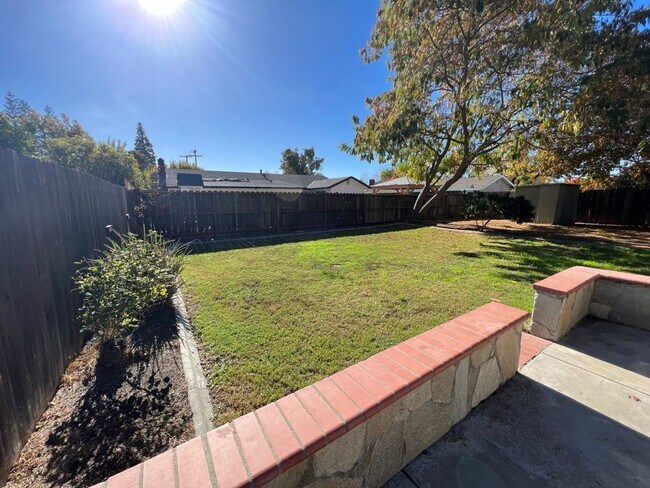 Building Photo - 1536 Sheldon Dr
