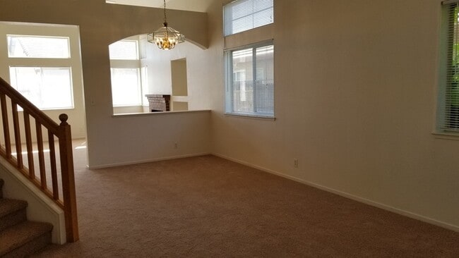 Building Photo - Beautiful 4 bedroom in Citrus Heights!