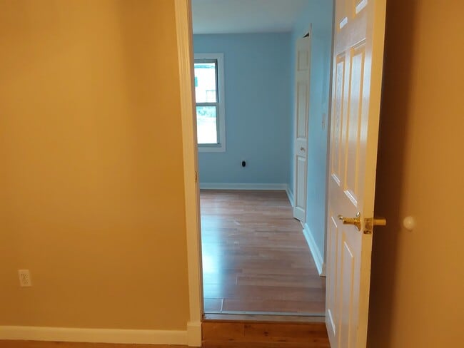 Building Photo - 151 Buck St