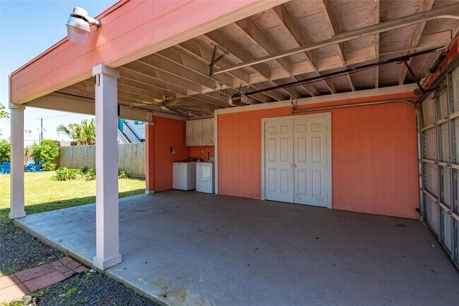 Building Photo - 2216 Grover Ave