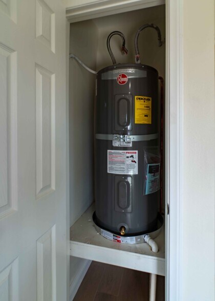 Building Photo - 6 Princeton Ave