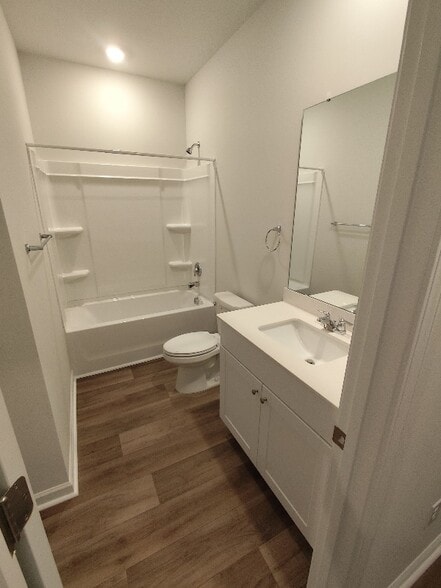 Building Photo - 2033 Osprey Isle Ln SW