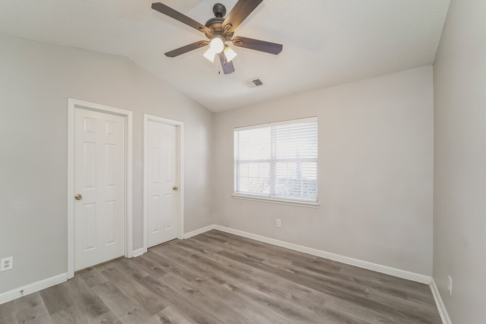 Building Photo - 10142 Forest Landing Dr