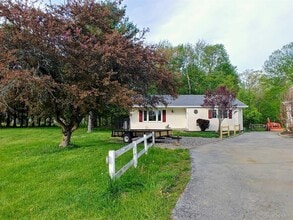 Building Photo - 68 N Cross Rd