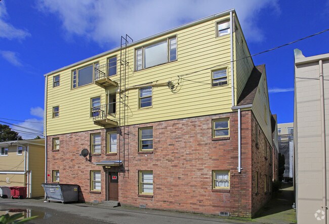 Building Photo - 3113 Colby Ave