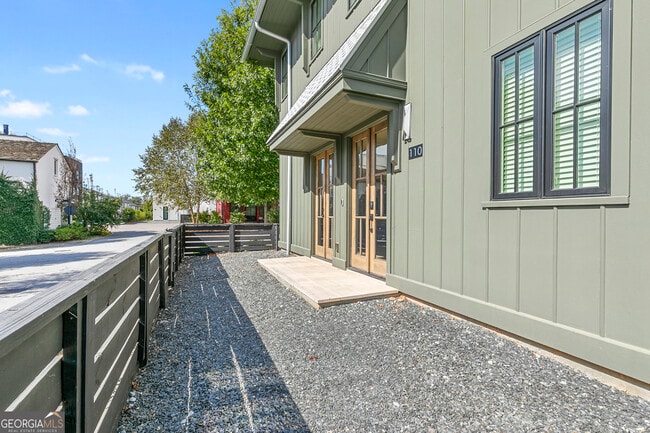 Building Photo - 110 Central Ave