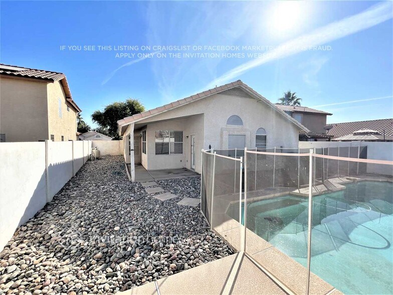 Building Photo - 2424 N 125th Dr