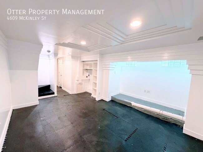 Building Photo - 4609 McKinley St
