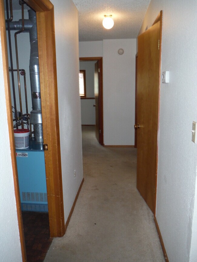 Building Photo - 4 Bedroom Condo- Close to MSU and Downtown Bozeman!