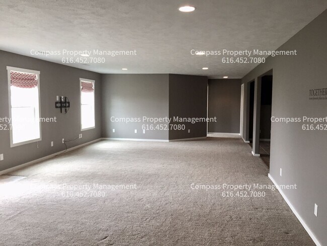Building Photo - COMING SOON! 5 Bed 3.5 Bath Home in Hudson...
