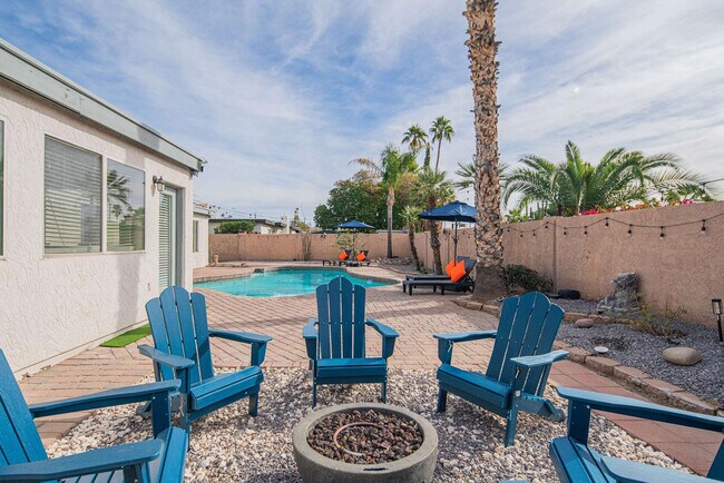 Building Photo - 6411 E Thunderbird Rd