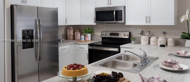 Building Photo - 2685 SE 19th St