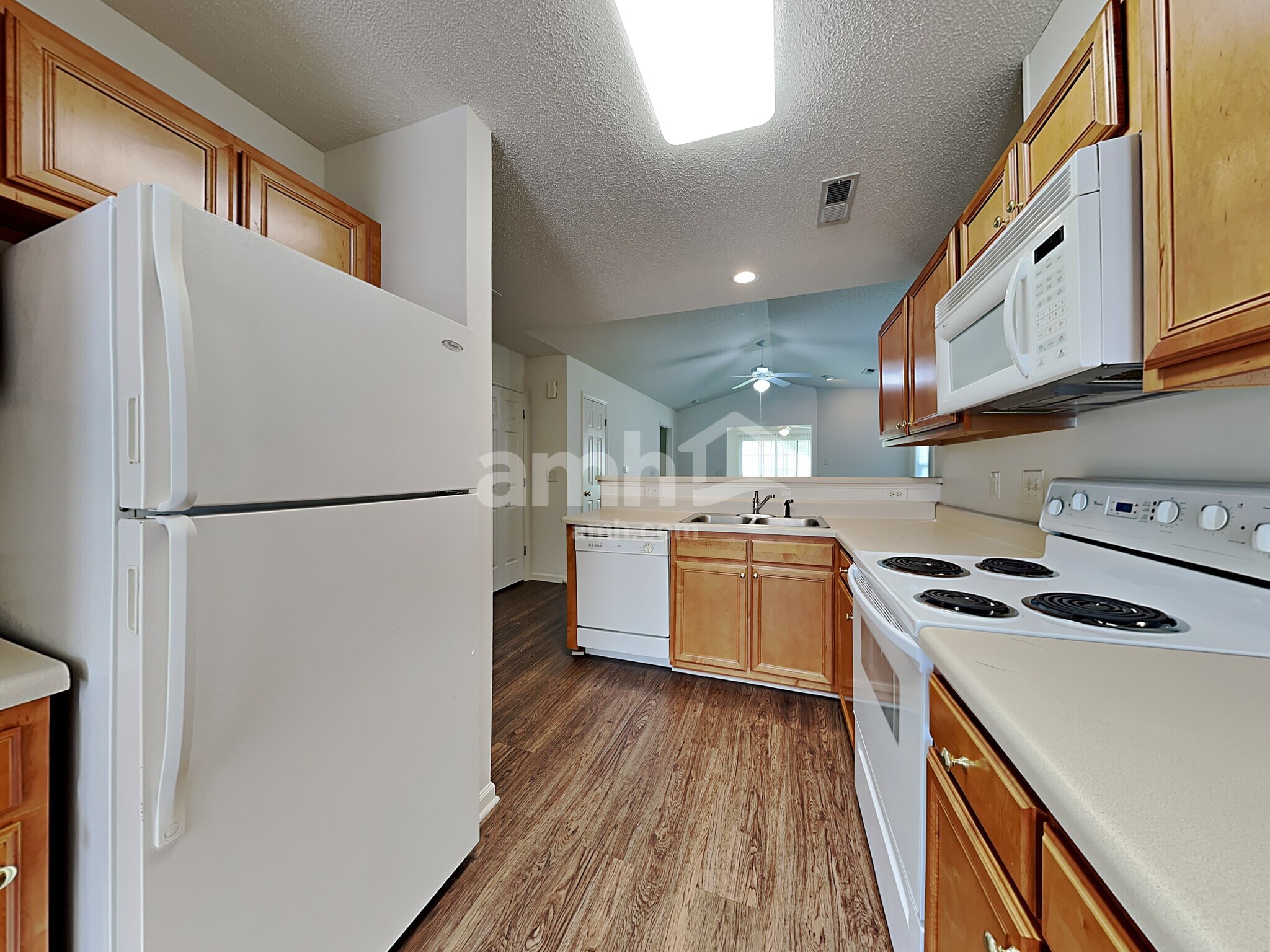 Building Photo - 5815 Regent Village Dr