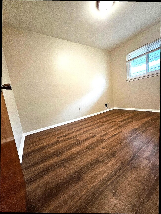 Building Photo - 17637 Prospect St