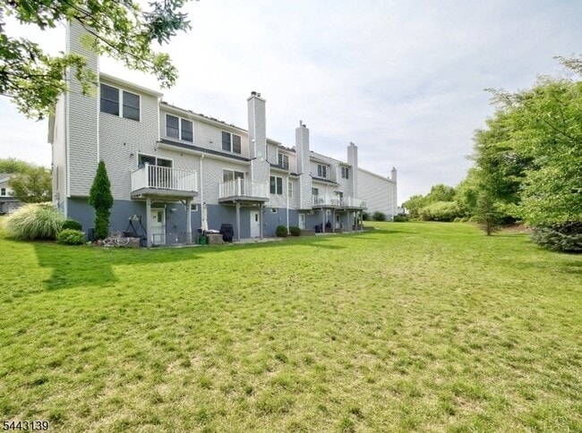 Building Photo - 26 DeCroce Ct