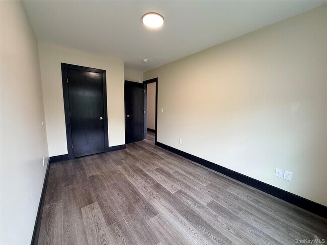 Building Photo - 268 Carpenter Ave