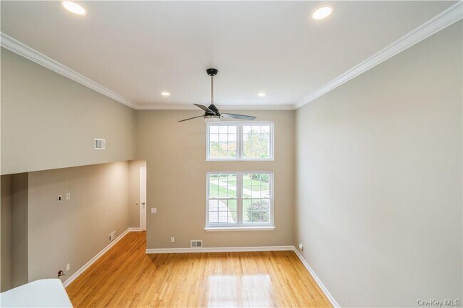 Building Photo - 27 The Knolls