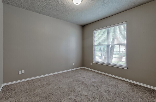Building Photo - 14918 Pollux Dr