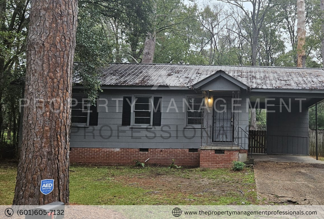 Building Photo - Home on Hines in Hinds