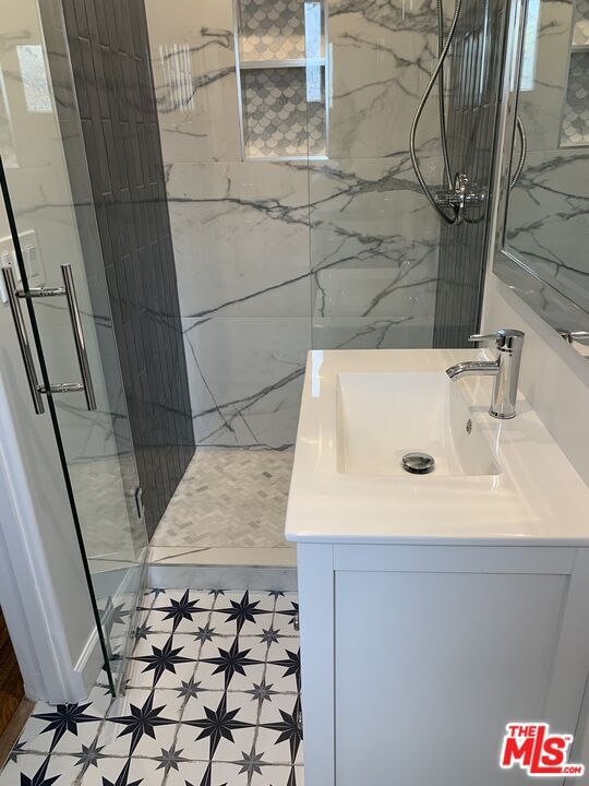 Building Photo - 8673 W Olympic Blvd