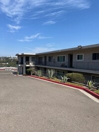 Building Photo - Move in Ready!  Available for immediate mo...