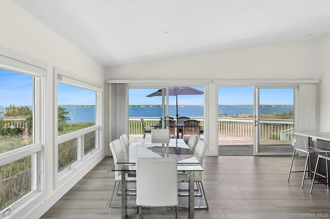 Building Photo - 588 Dune Rd