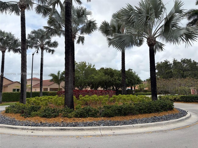 Building Photo - 2281 NE 42nd Ave