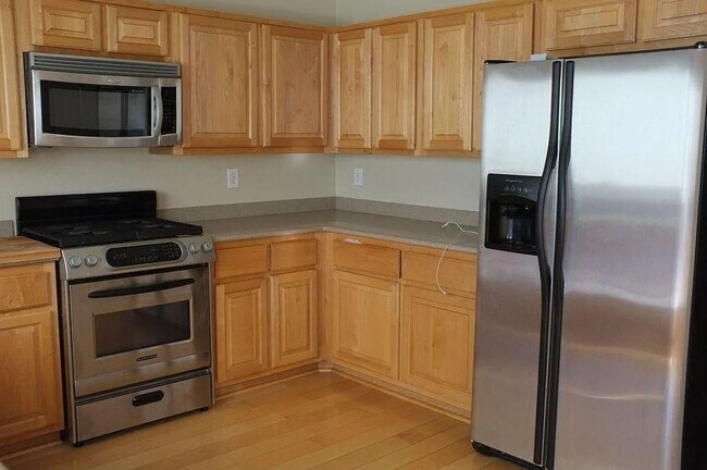 Primary Photo - Beautifully Maintained 3-Bed Single-Story ...