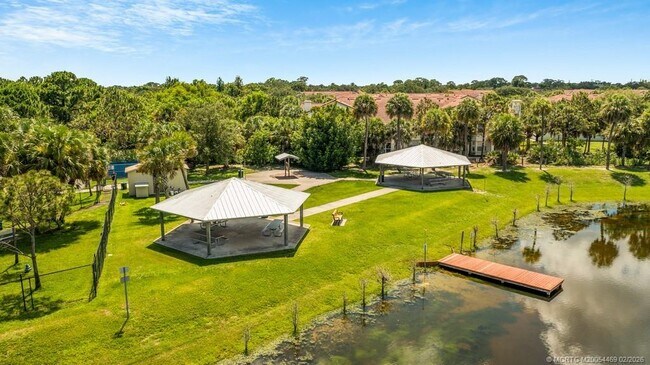 Building Photo - 373 SE Sea Hunt Wy