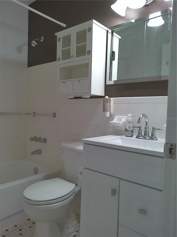 Building Photo - 2320 Brisbane St