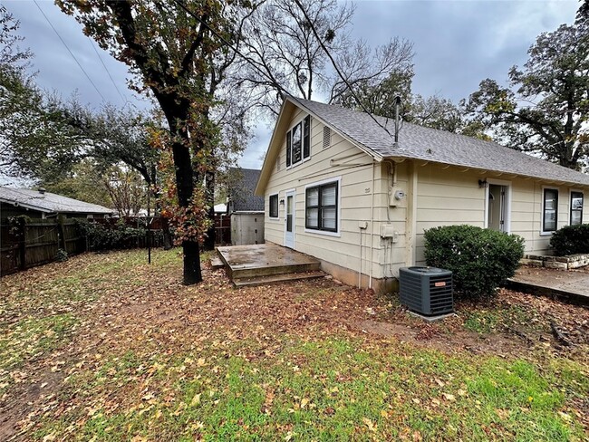 Building Photo - 1706 Saddle Rd