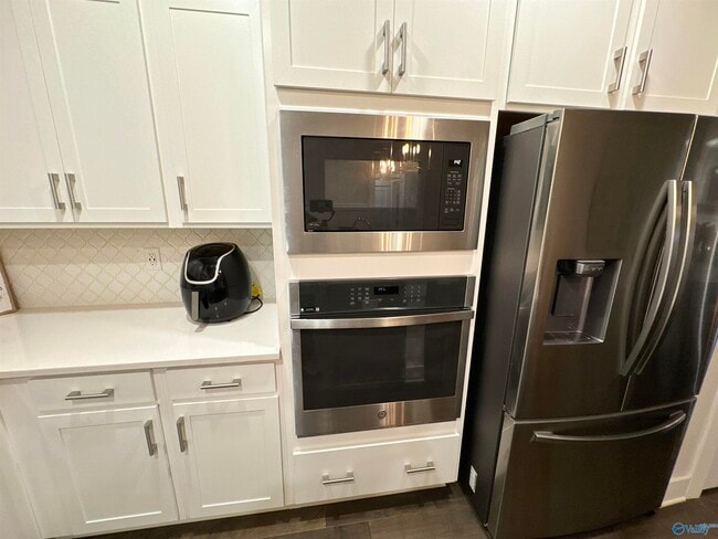 Building Photo - 414 Raleigh Elm Dr