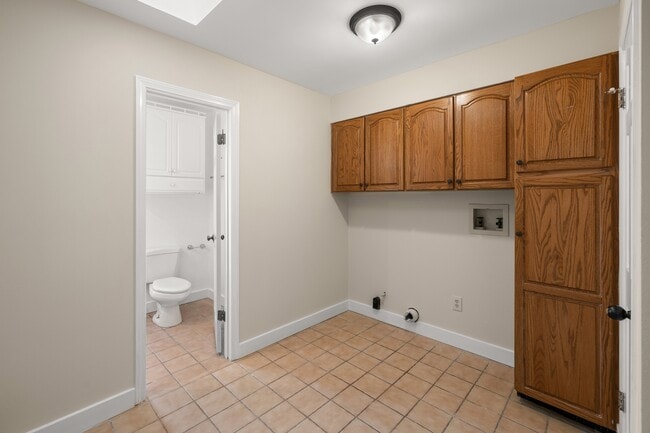 Building Photo - 1300 Windward Cir