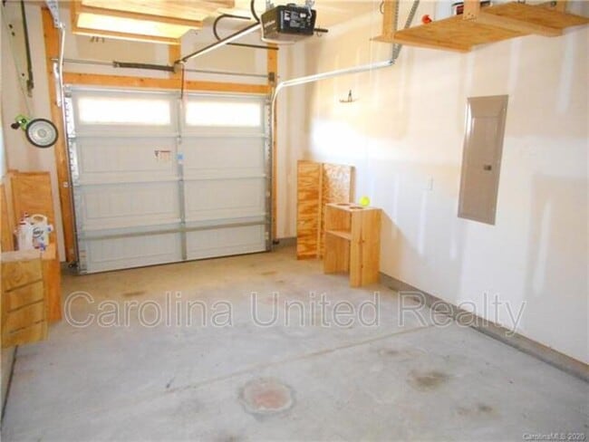 Building Photo - 13247 Savannah Point Dr
