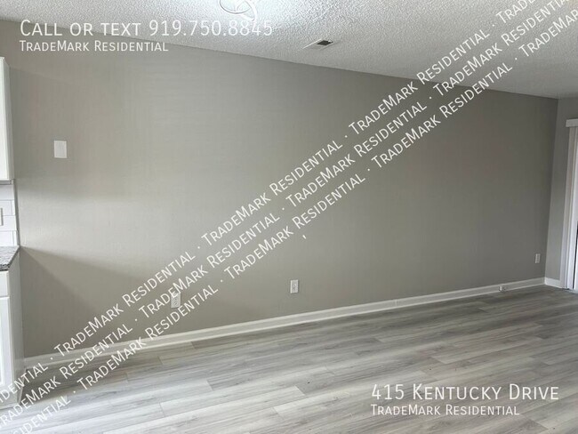 Building Photo - 415 Kentucky Dr