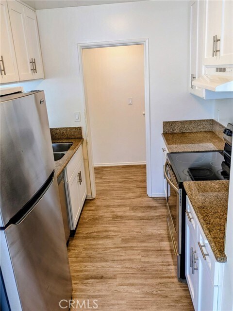 Building Photo - 11942 Darlington Ave