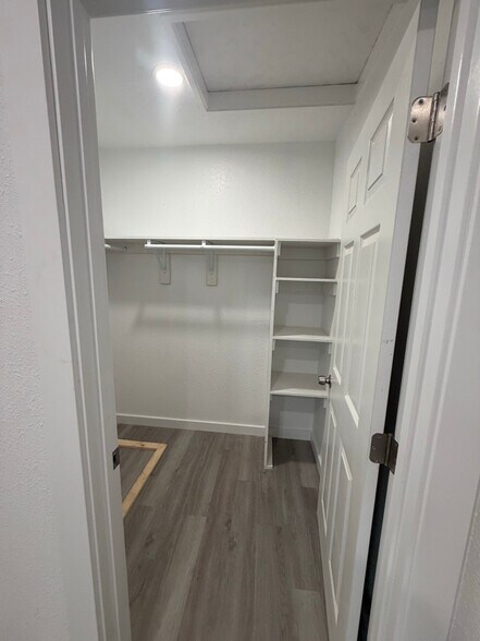 Building Photo - 4975 Breanna Ln NE