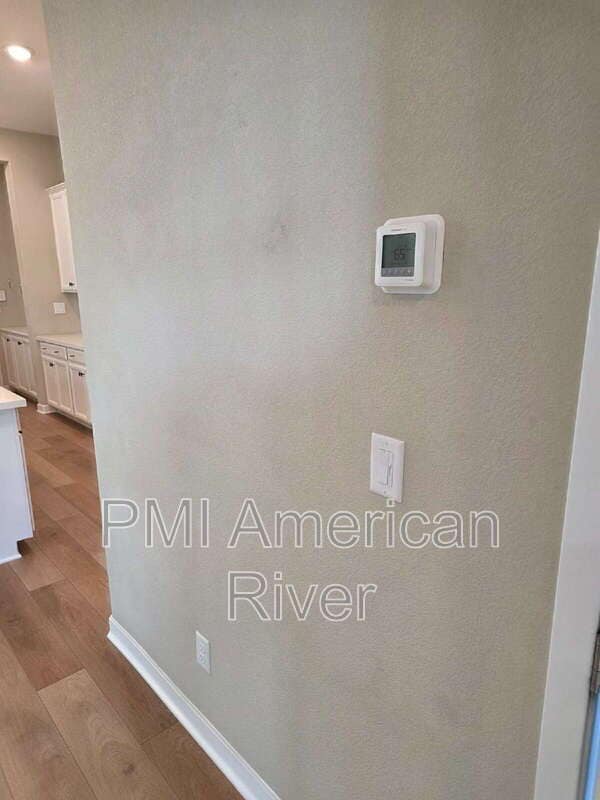 Building Photo - 133 Fischbacher St