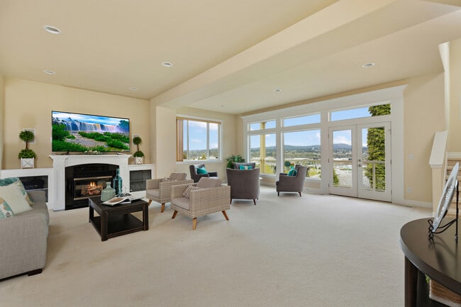 Building Photo - 351 Lind Ave NW