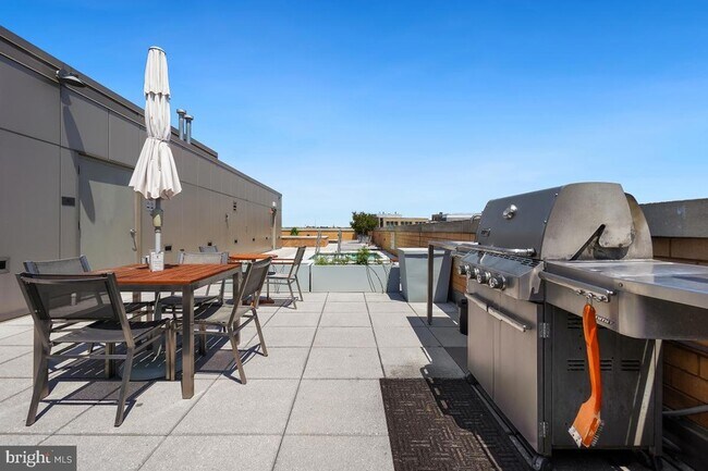 Building Photo - 475 K St NW