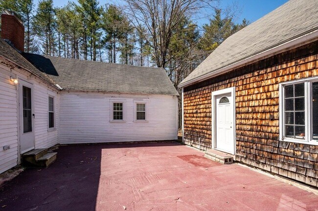 Building Photo - 5 McDaniel Rd