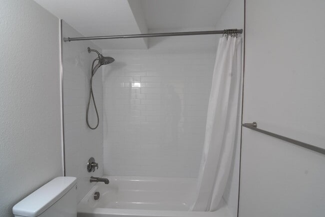 Building Photo - 5004 E Hinsdale Pl