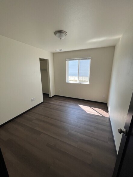 Building Photo - 313 Post Oak Dr