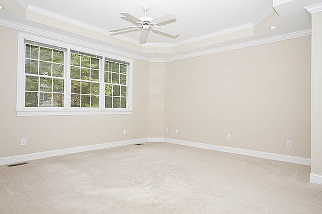 Building Photo - Inviting 3 Bed / 2.5 Bath Home Featuring Main Level Suite